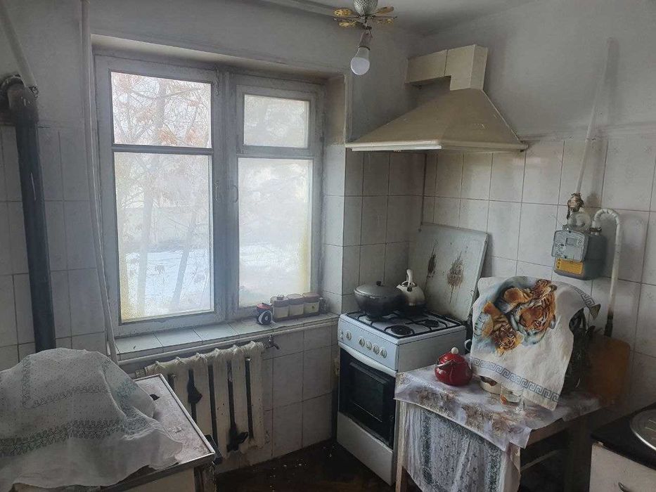 Sharq bozor orqasinda 2 xonali kvartira