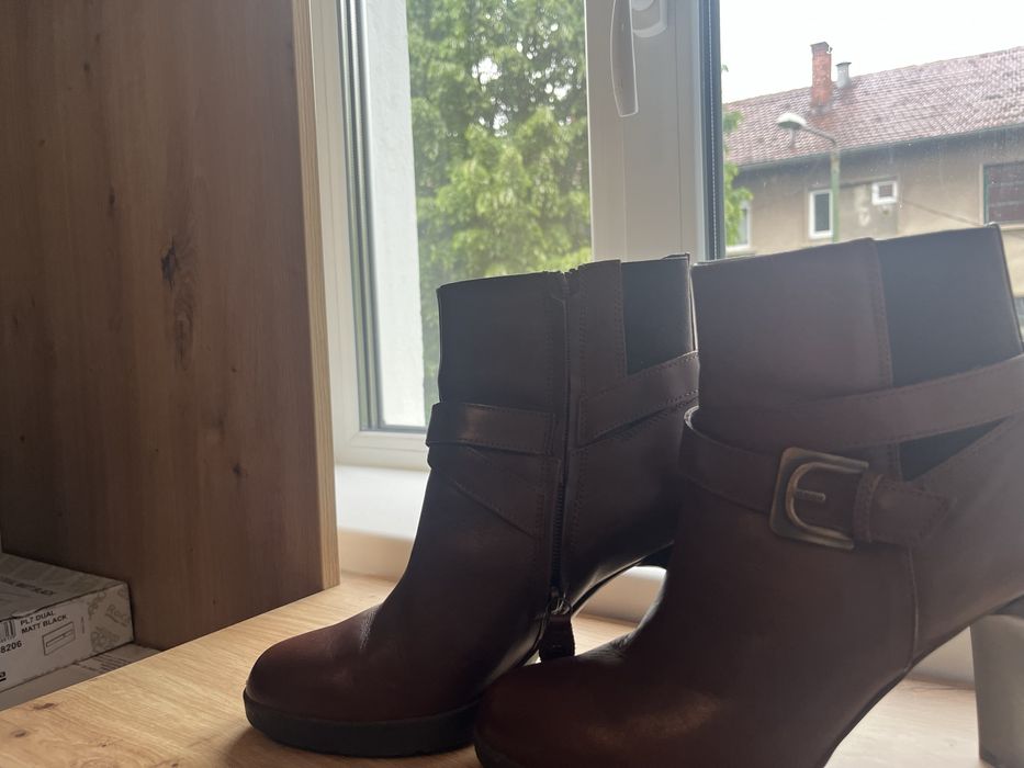 Botine elegante Geox