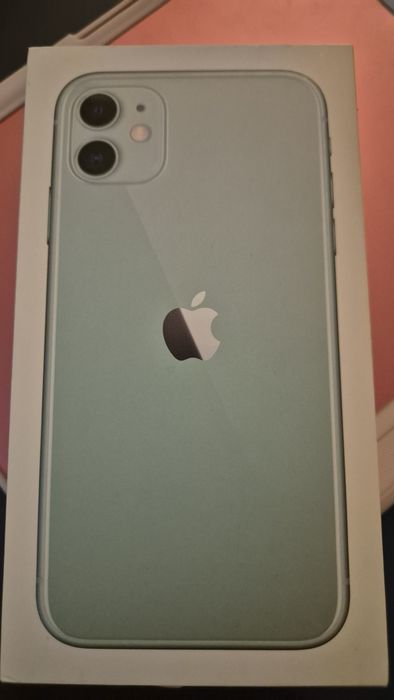 Смартфон IPhone 11 почти новый