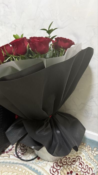 Роза гүл шоғы сатылады