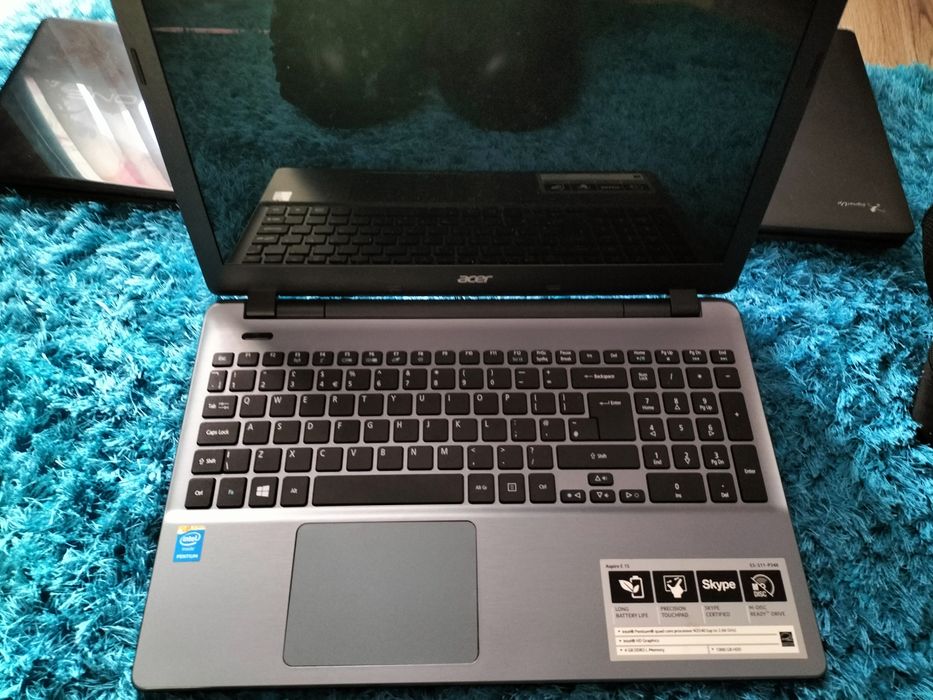 3 Laptop-uri uzate  dezmembrari