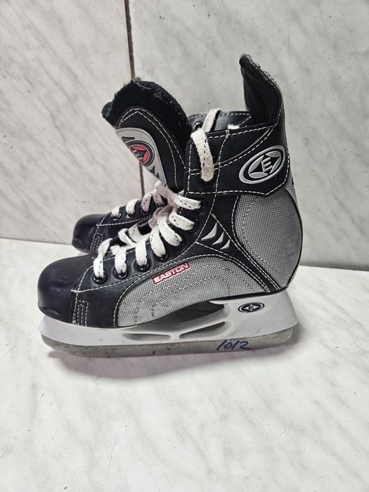 Patine 1012 hochei hockey Easton  marime  34-35 ( 22  cm)