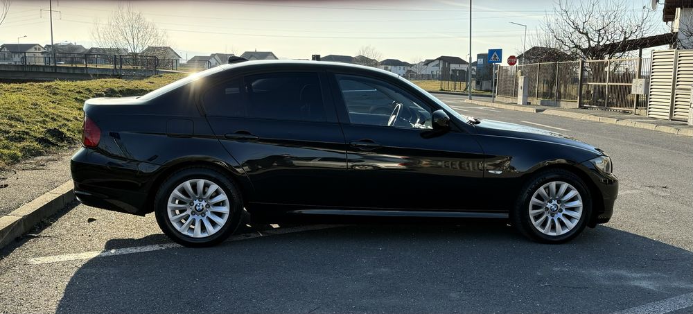 BMW 3 Series 2010 — imagine 4