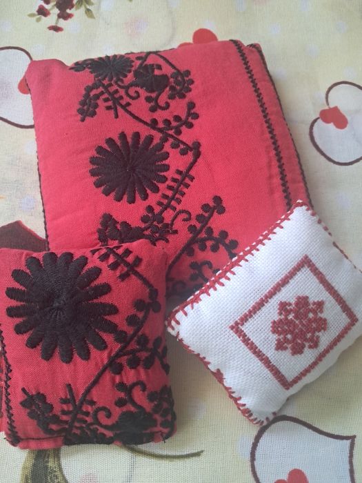 Pernuțe făcute manual umplute cu vată