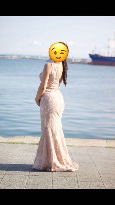 Продавам балната си рокля!