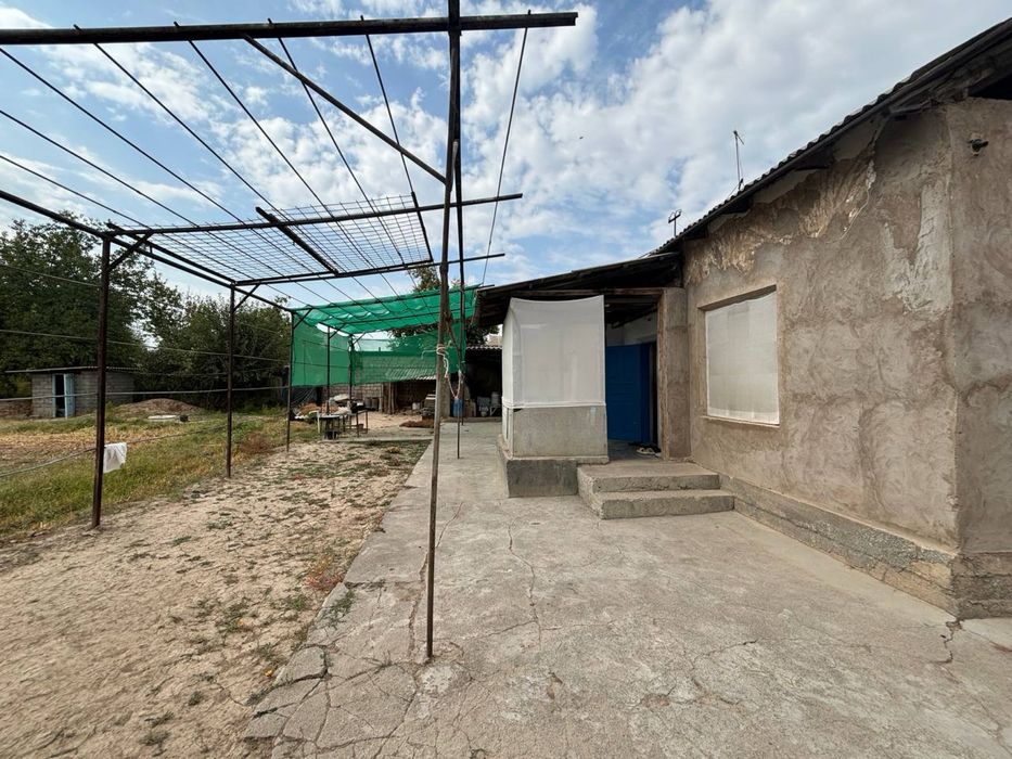 Продается участок на Уртасарайе расположен в 25 км от города