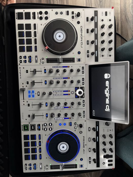 Продавам Denon prime4+