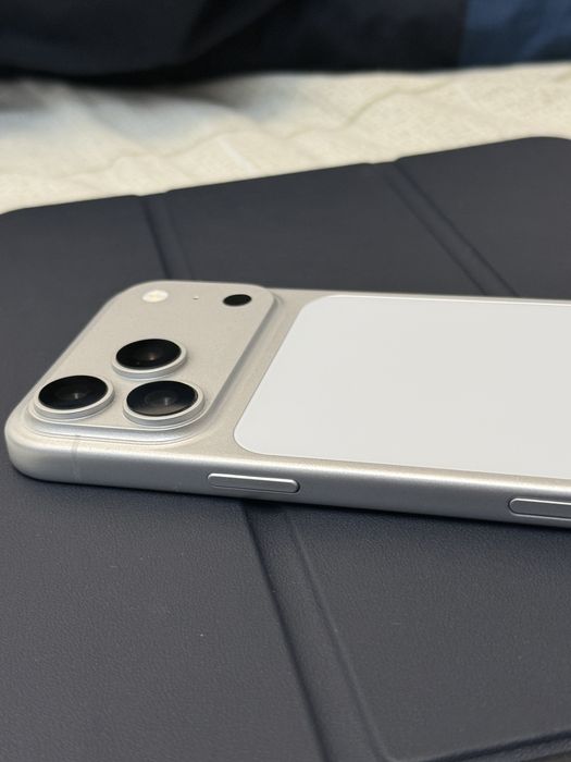 Iphone 17 pro max nou