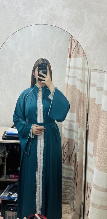 Тройка: абайя с ремешком, платье, платок