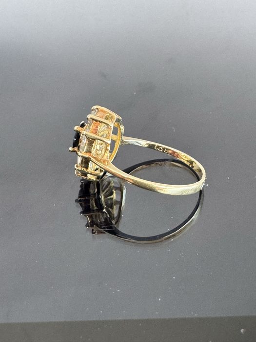 Inel din aur, safir si cubic zirconia