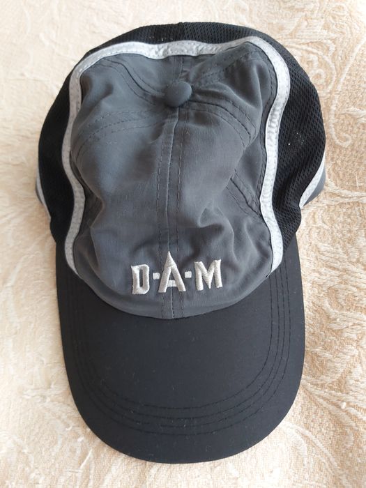 D A M, рибарска шапка с козирка+подарък камуфлаж фес.