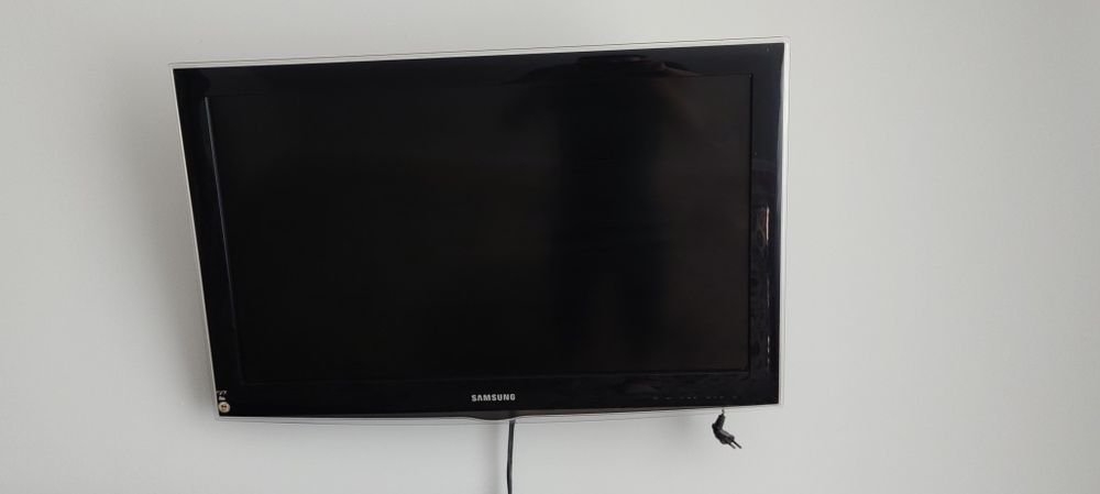 Продам самсунг диагональ 85,45 LG 165, 90