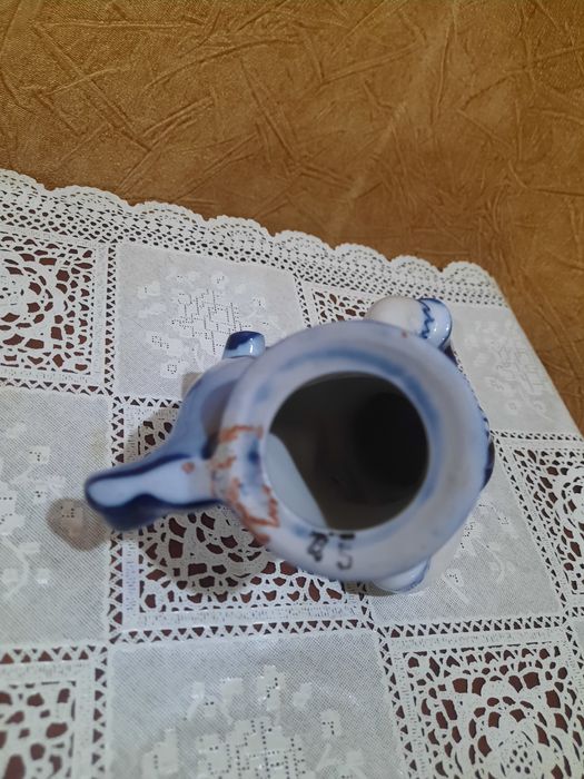 Статуэтка " Скоморох с куклой",  Бронницкий ФЗ "Возрождение". Фарфор,