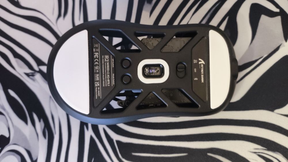 Срочно продам мышь Attack Shark R2