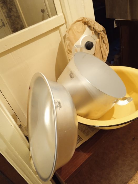 Кастрюля алюминиевая