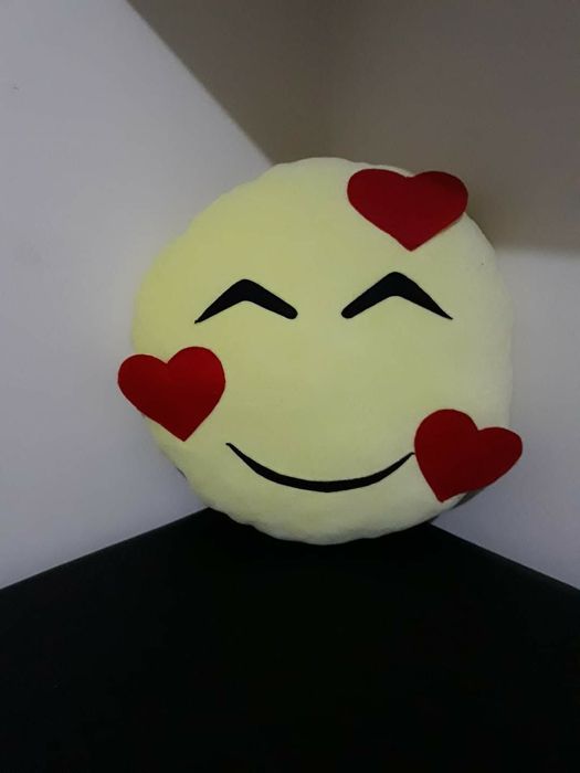 Емотикон-възглавничка
