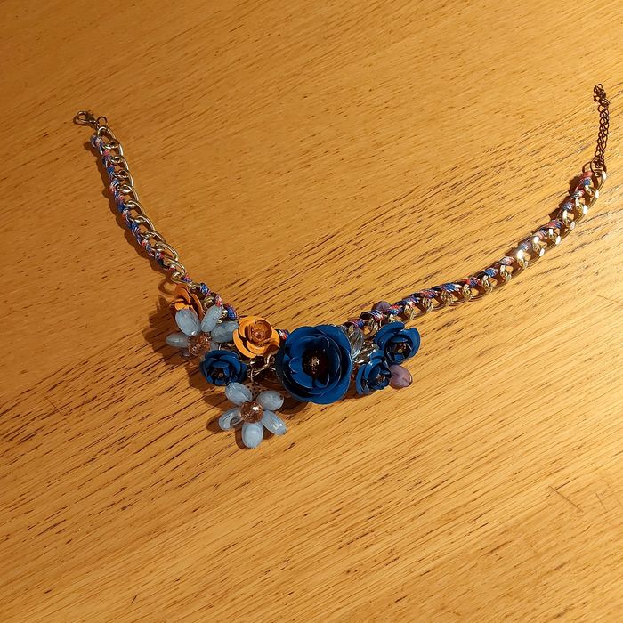 Прекрасен гердан за цветни дами