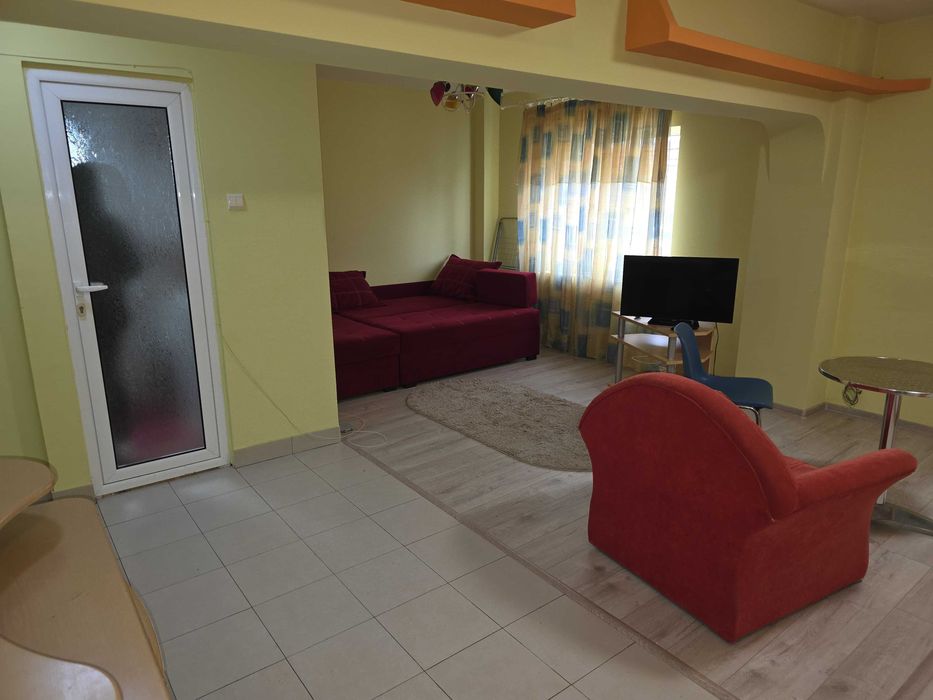 Garsoniera moderna in Trivale, stradal, complexul II