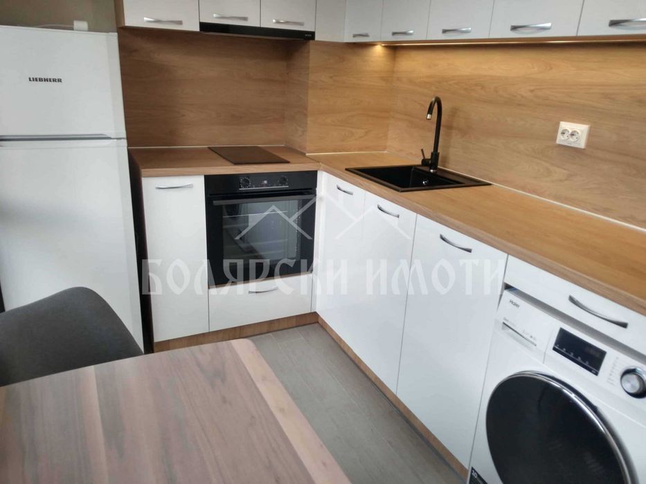 Южен апартамент до Нова Болница