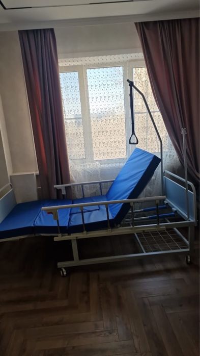 Медицинская кровать