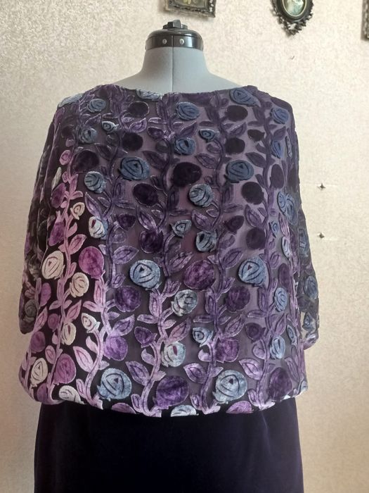 Продам.вечерние вещи.