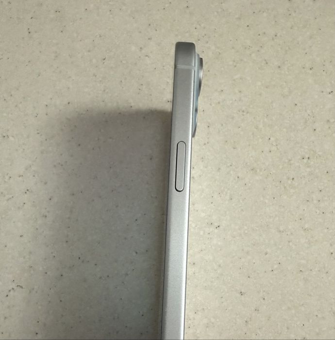 De vanzare Iphone 15 256