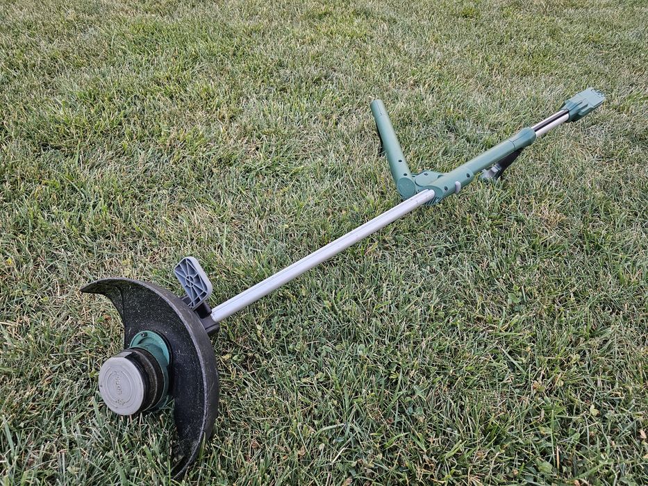 Trimmer gazon Bosch Universal Grasscut 18-260 LI, 26 cm