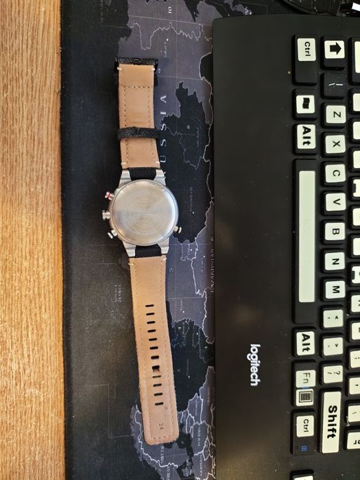 Timex, Ceas cu o curea de piele Compass, Argintiu, Curea Neagra