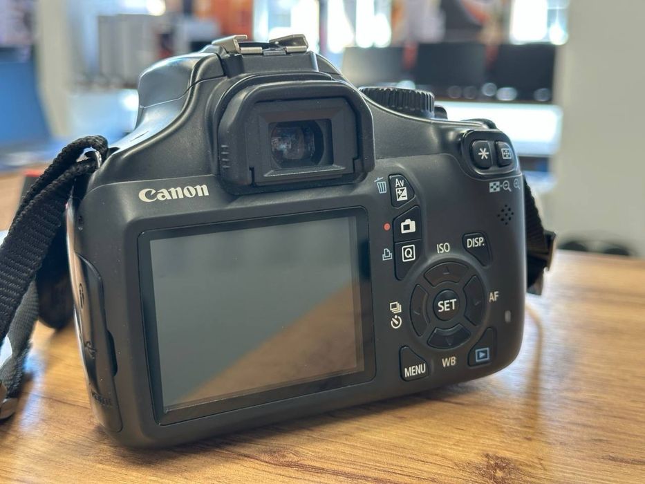 Canon  EOS 1100D