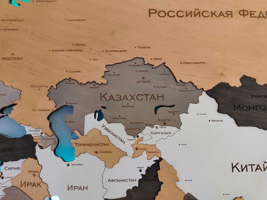 Ағаштан жасалған карта мира