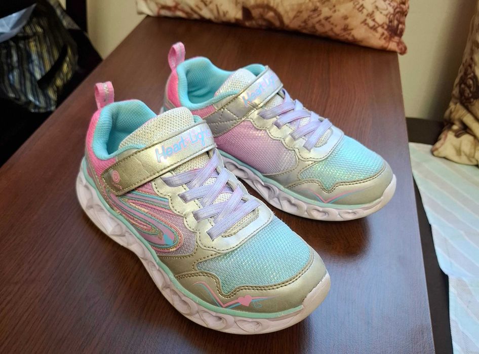 Маратонки skechers и nike