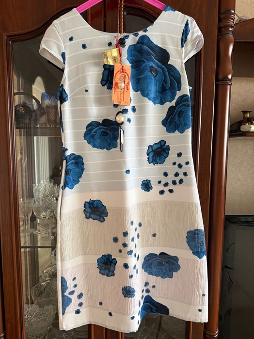 Платье  с цветами