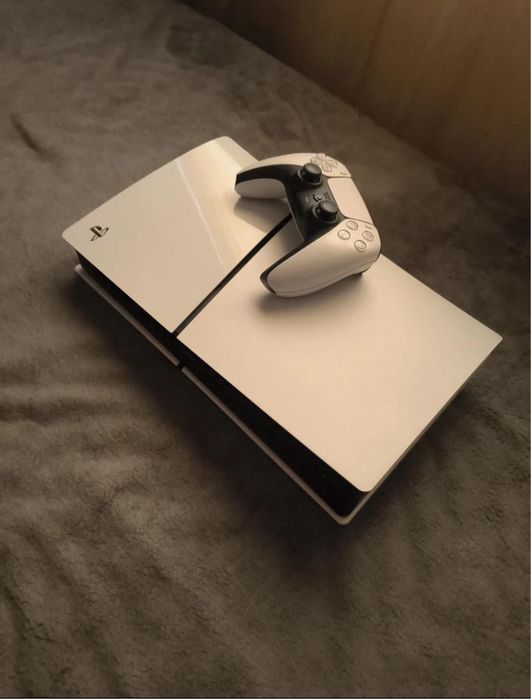 Vând PlayStation 5 Slim!!