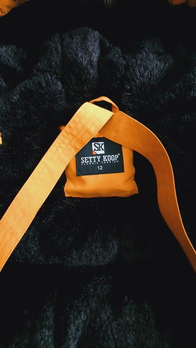 Vând geaca de iarnă pentru copii