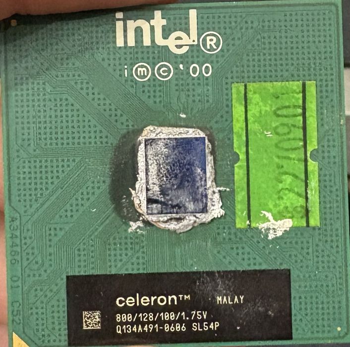 Процесор  Intel Celeron 800 MHz