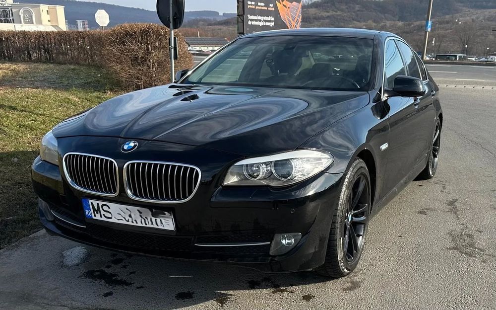 BMW Seria 5 BMW 525d Sunroof – întreținut – Confort