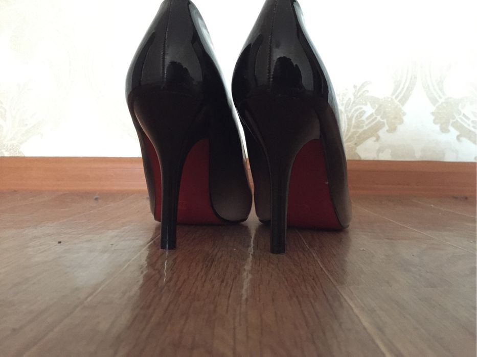 Новые Туфли красивые необычные