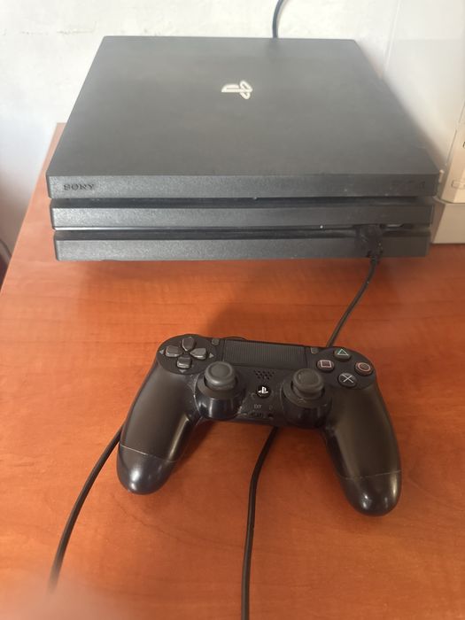 Ps4 PRO 1 TB de vanzare