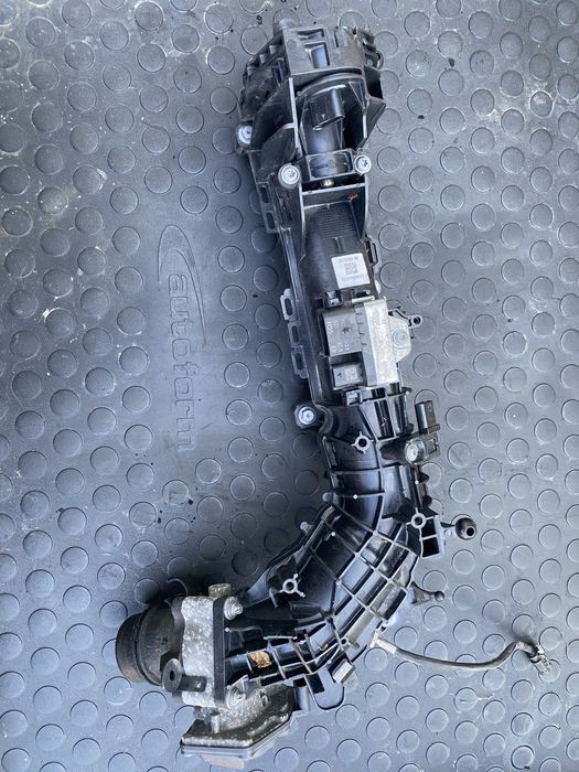 Всмукателен колектор с вихрови клапи дросел и егр N47C20A