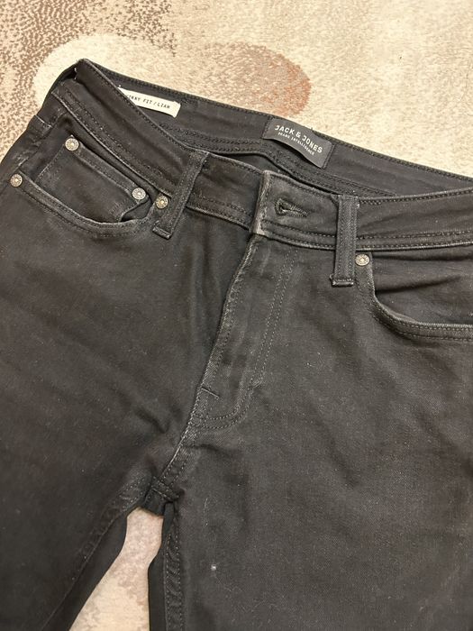 Черные джинсы для парня