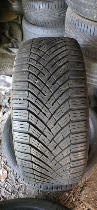Гуми 2бр 225/45/17 - 1бр- 80 евро