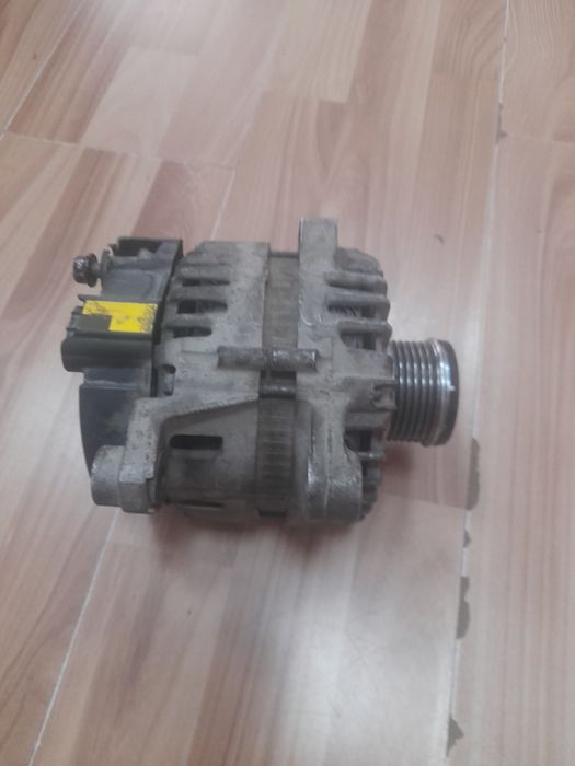 Продам генератор на киа саренто 2,4  2014г.в.