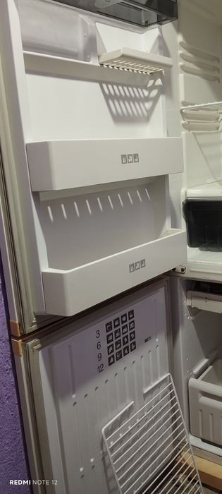 Холодильник стинул