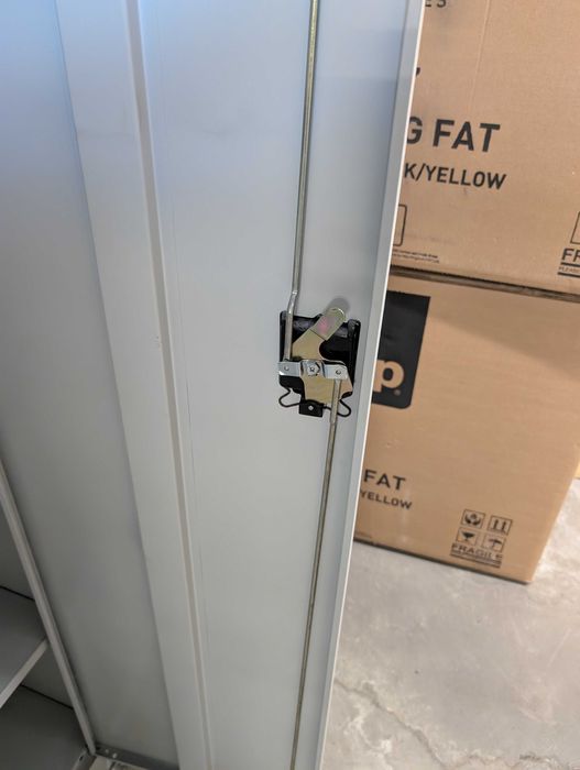 Метален шкаф за документи, инструменти и др. 90х40х196см