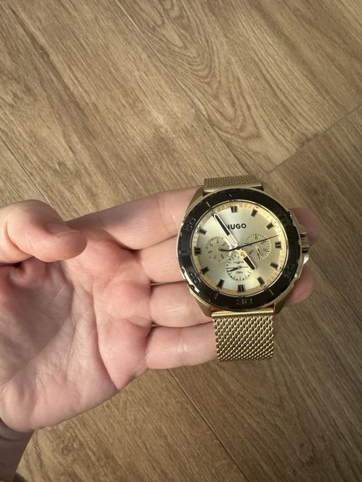 Ceas Hugo auriu purtat o singura data