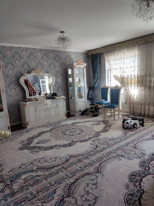 Уй сотилади Нурафшон.Срочно!