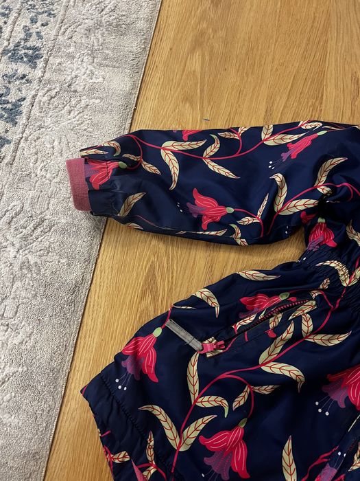 Продам курточку на девочку