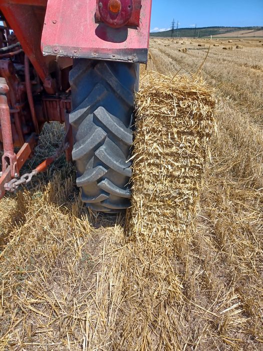 Baloți Lucernă și paie