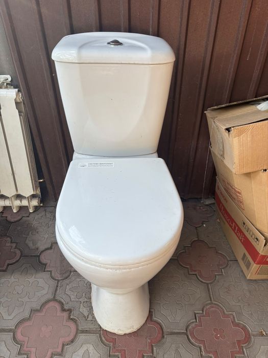 Продам унитаз б/у в хорошем состоянии