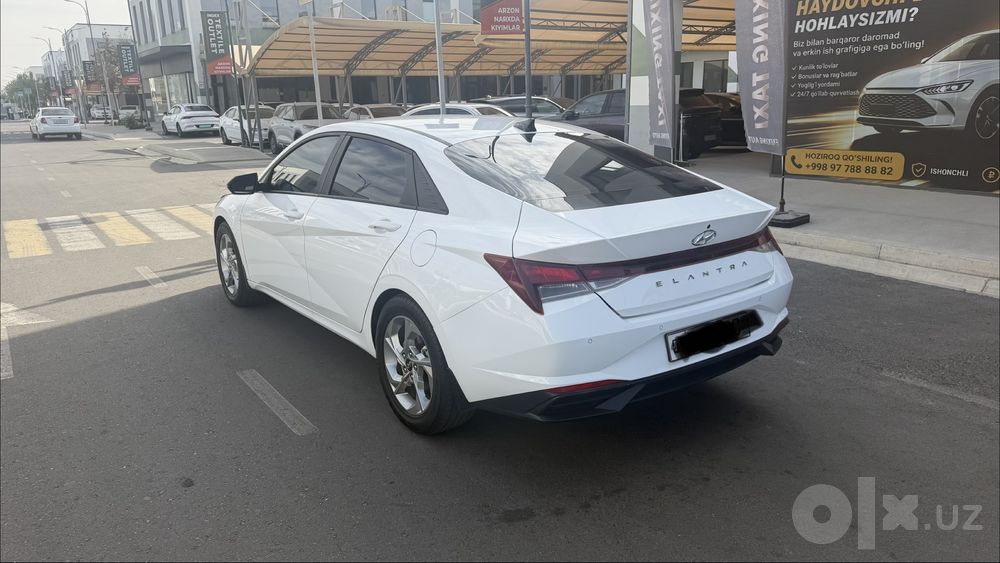 Hyundai elantra 2022 yil
